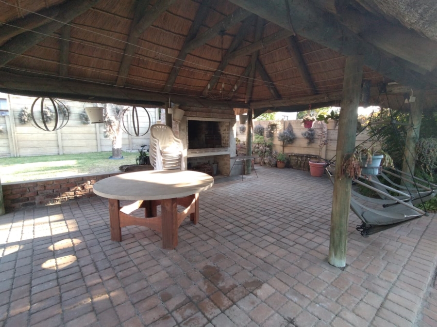 4 Bedroom Property for Sale in Albertinia Western Cape